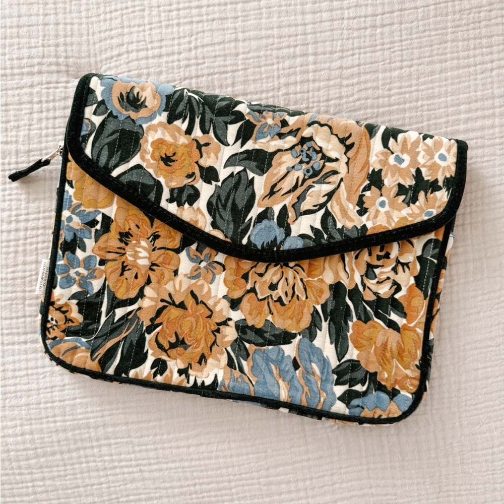 Sezane Laptop Case Garden Flowers - Size TU